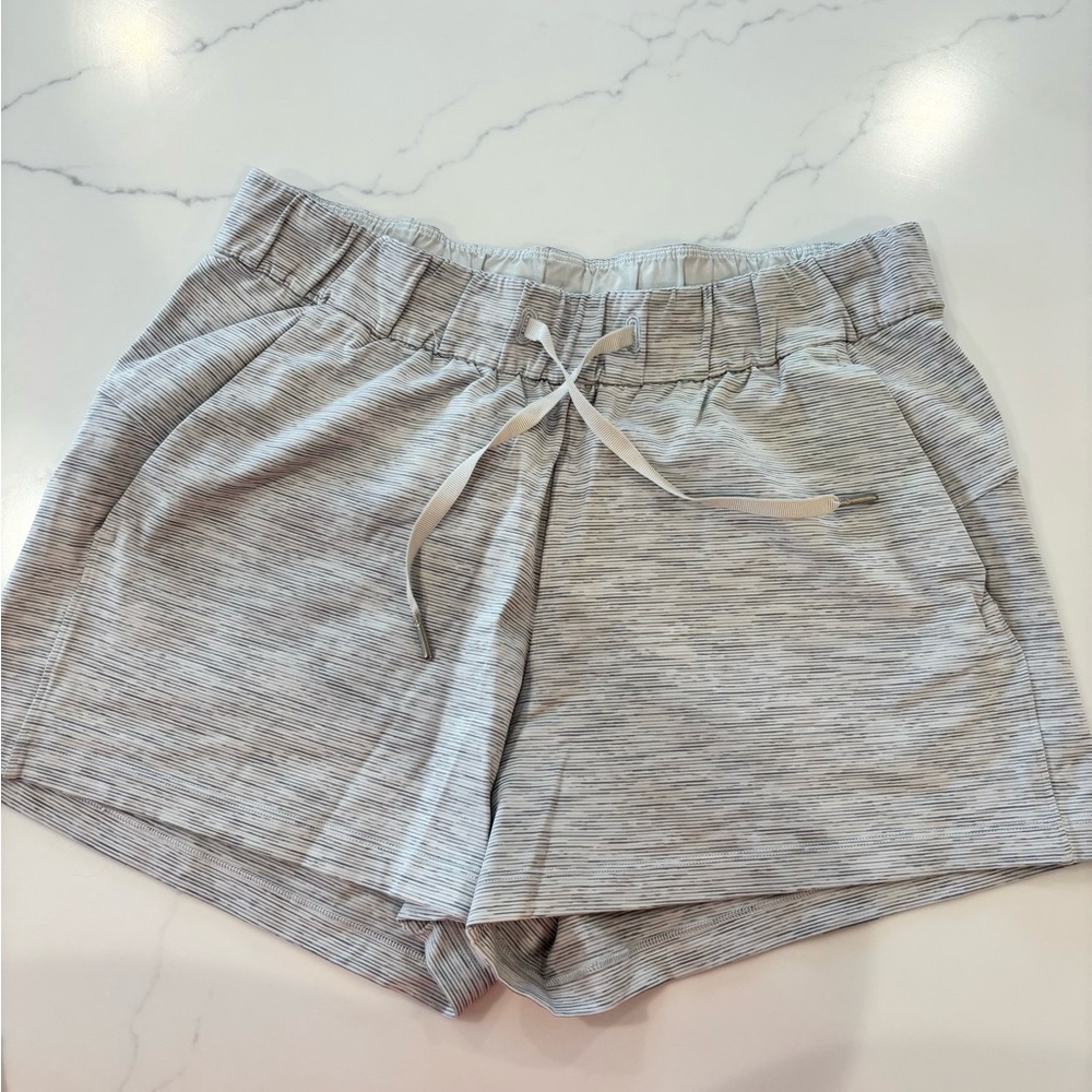 Lululemon Athletica Gray Athletic Shorts with Elastic Waistband